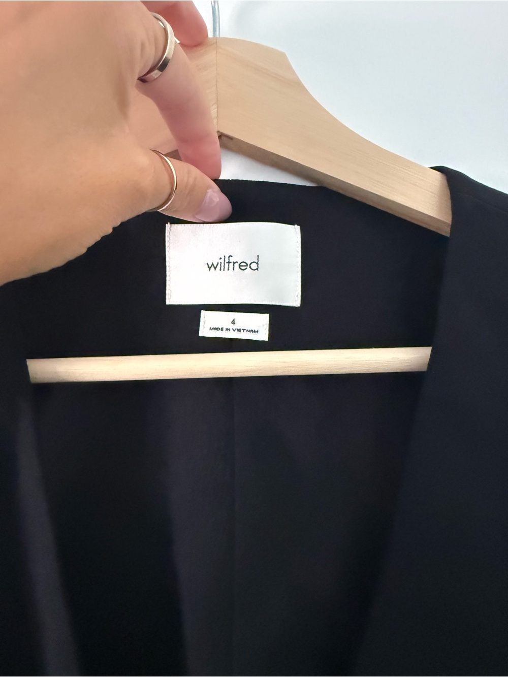 Aritzia Vest - Picture 3 of 3